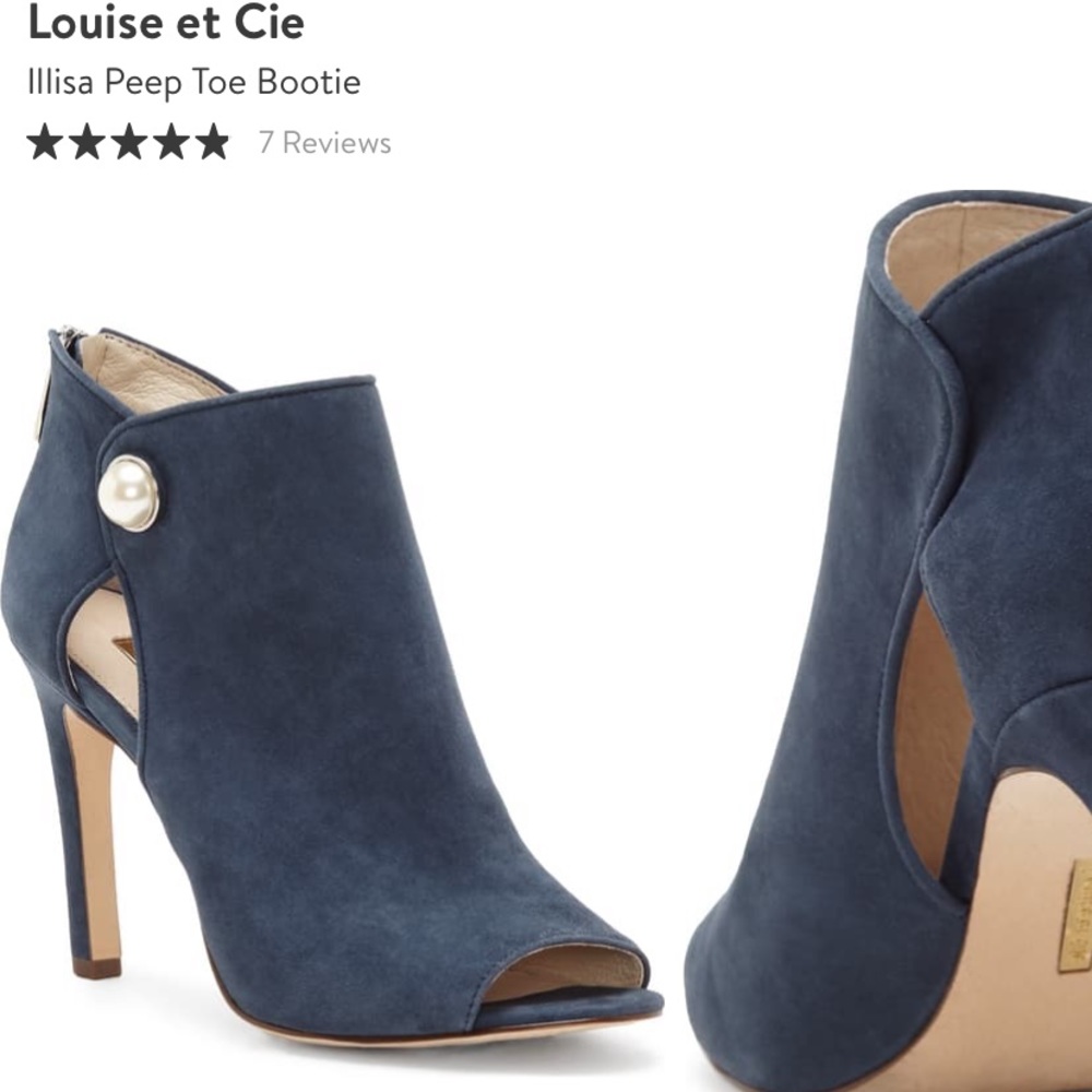 Louise et Cio Open toed bootie Navy in color